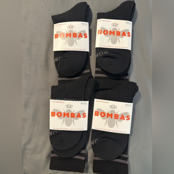 NEW‎ 4 PAIR BOMBAS BLACK & GRAY CALF SOCKS, Adult MEDIUM NEW WITH TAGS - Picture 1 of 4
